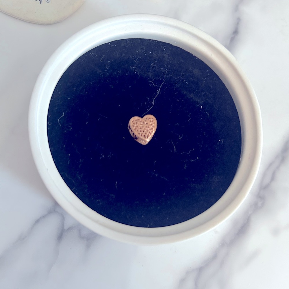 14k Rose gold plated pandora charm, heart-shape. Perfect for a Valentine’s gift!